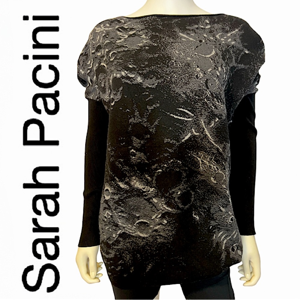 SARAH PACINI.EUC.Gorgeous longsleeve Scoopneck sweater.Black w/ grey pattern.O/S